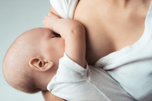 mom breastfeeding baby acupuncture gold coast